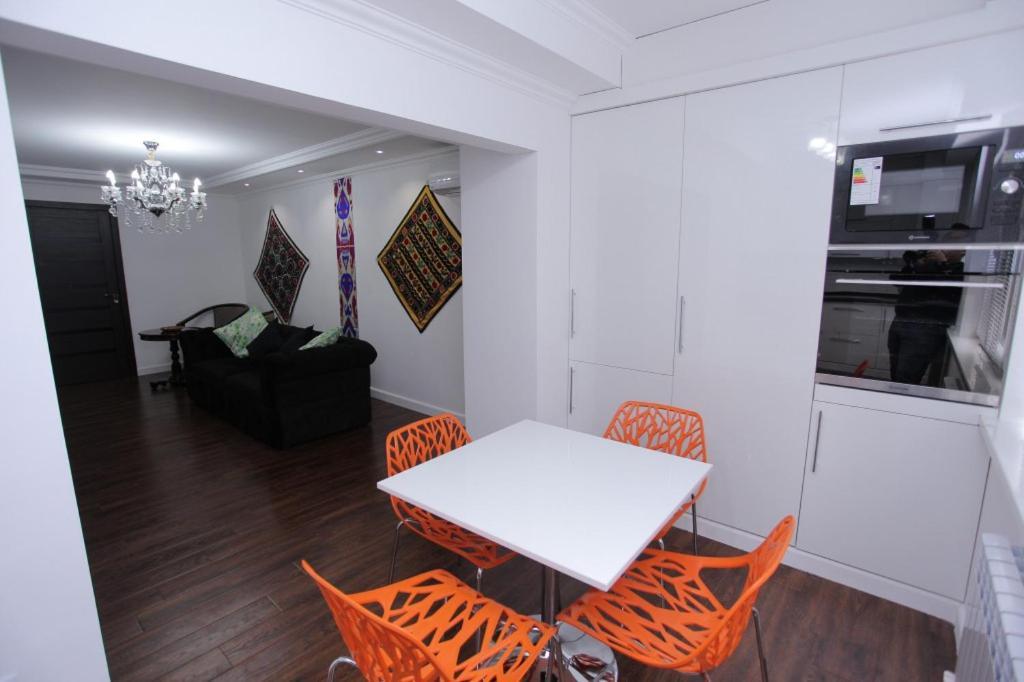 Overlooking Registan Square Luxury 2 Bedrooms Apartment Samarcande Extérieur photo